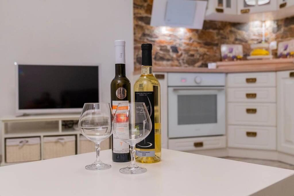 Provensalsky Rodinny Apartman Mandolina Bajmóc Kültér fotó